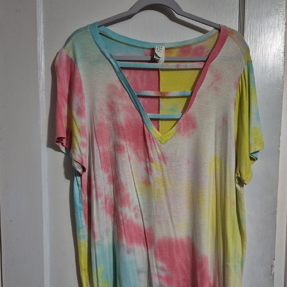 Vibrant Tie-Dye V-Neck Short Sleeve Top